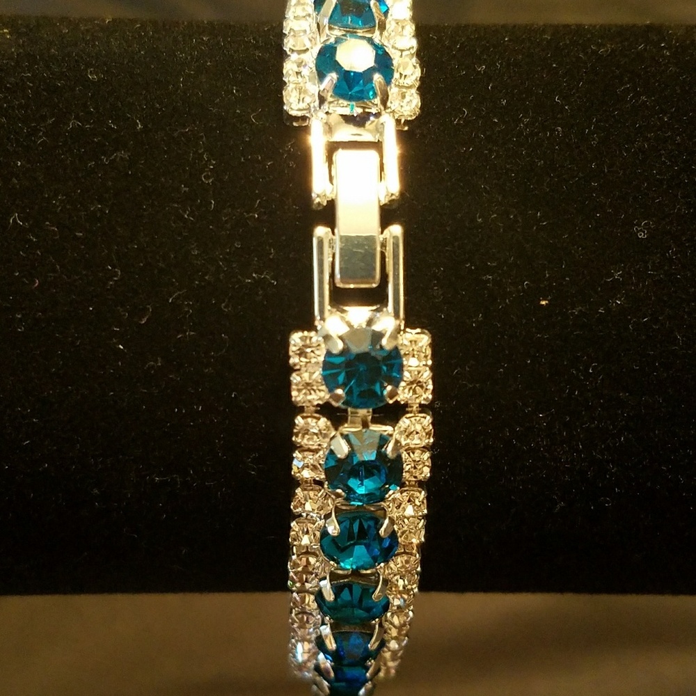 Blue Rhinestone Bracelet - Picture 5 of 5